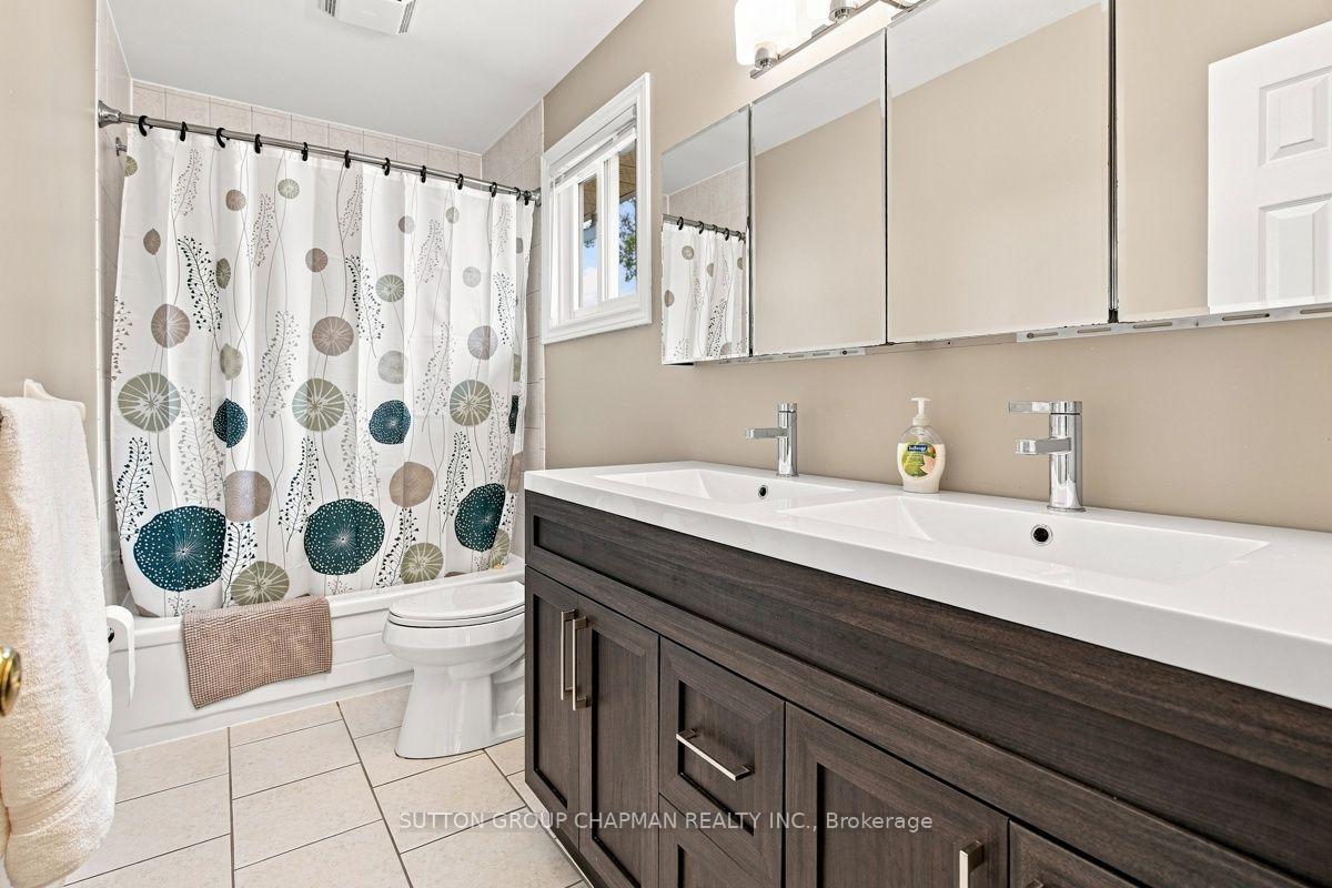 Photo 24 of 115 Gerald Crescent, London, South J — HOMEH