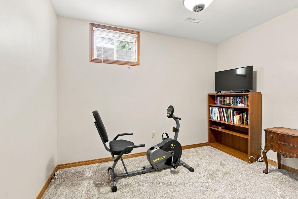 Photo 30 of 115 Gerald Crescent, London, South J — HOMEH