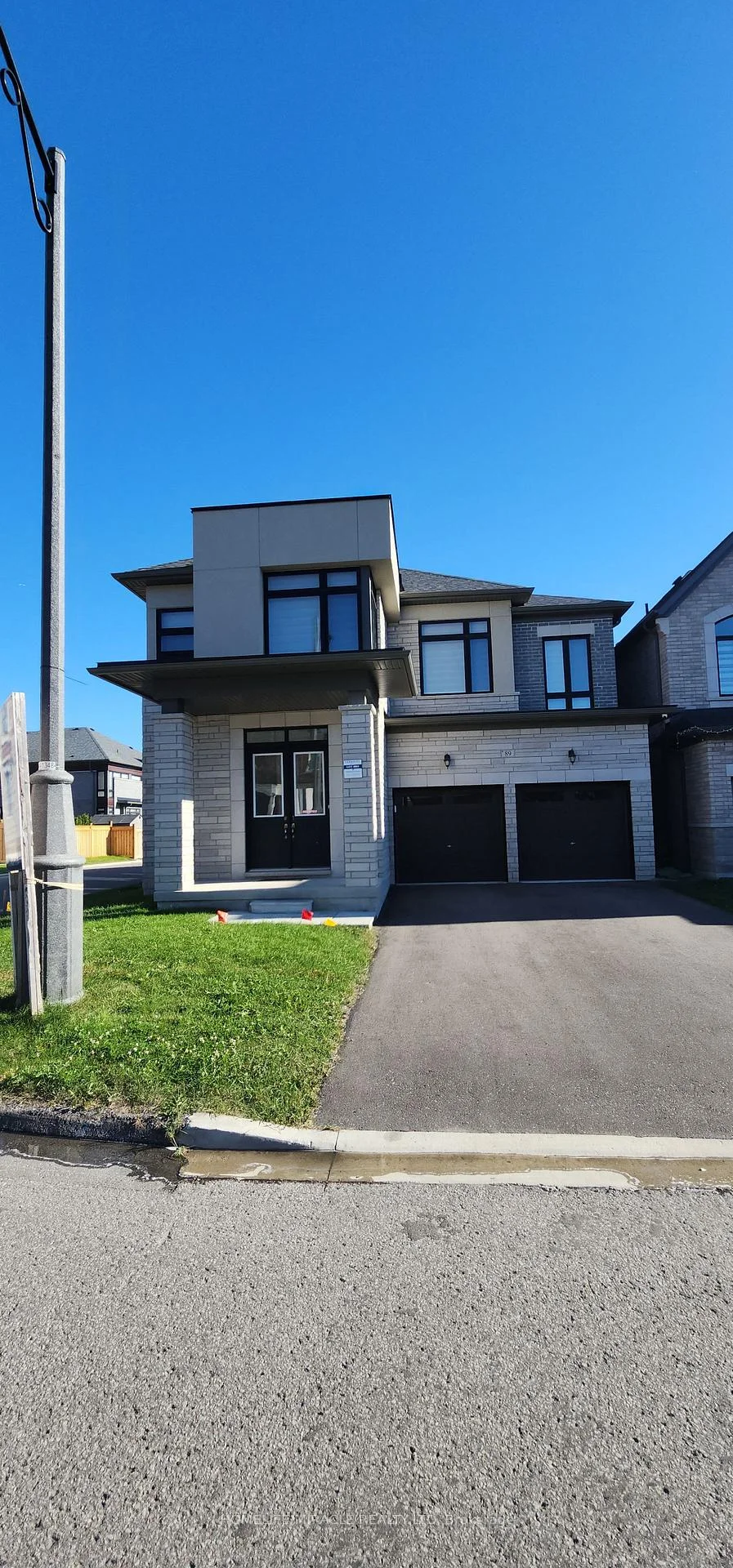 Photo of 89 Halldorson Avenue