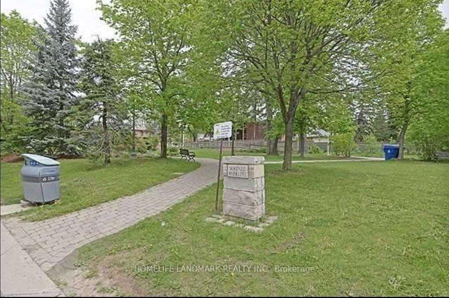 Photo 8 of Unit 811, 256 Doris Avenue, North York, Willowdale East — HOMEH