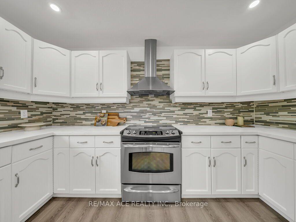 Photo 11 of 46 McLachlan Place, Guelph, Willow West/Sugarbush/West Acres — HOMEH