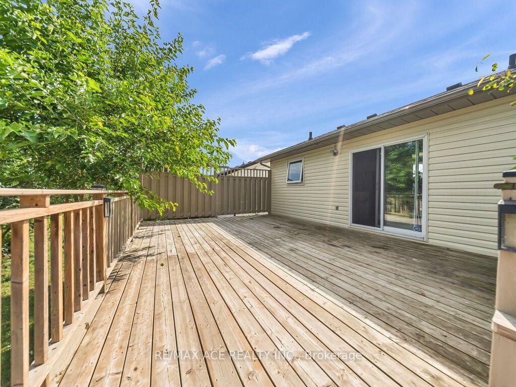Photo 36 of 46 McLachlan Place, Guelph, Willow West/Sugarbush/West Acres — HOMEH