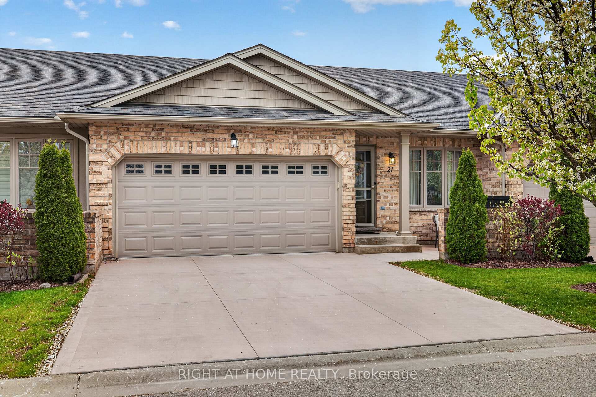 Photo 3 of Unit 21, 2100 Denview Avenue, London, North S — HOMEH