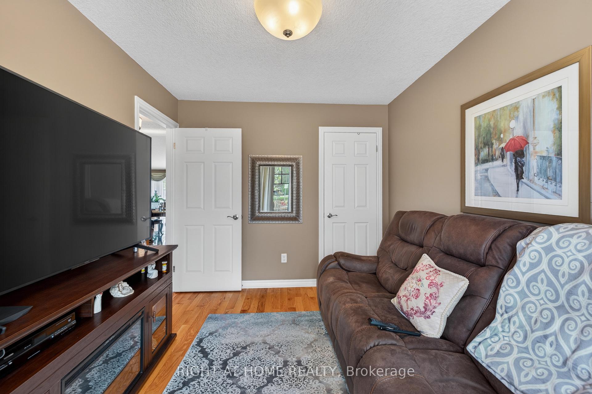 Photo 8 of Unit 21, 2100 Denview Avenue, London, North S — HOMEH