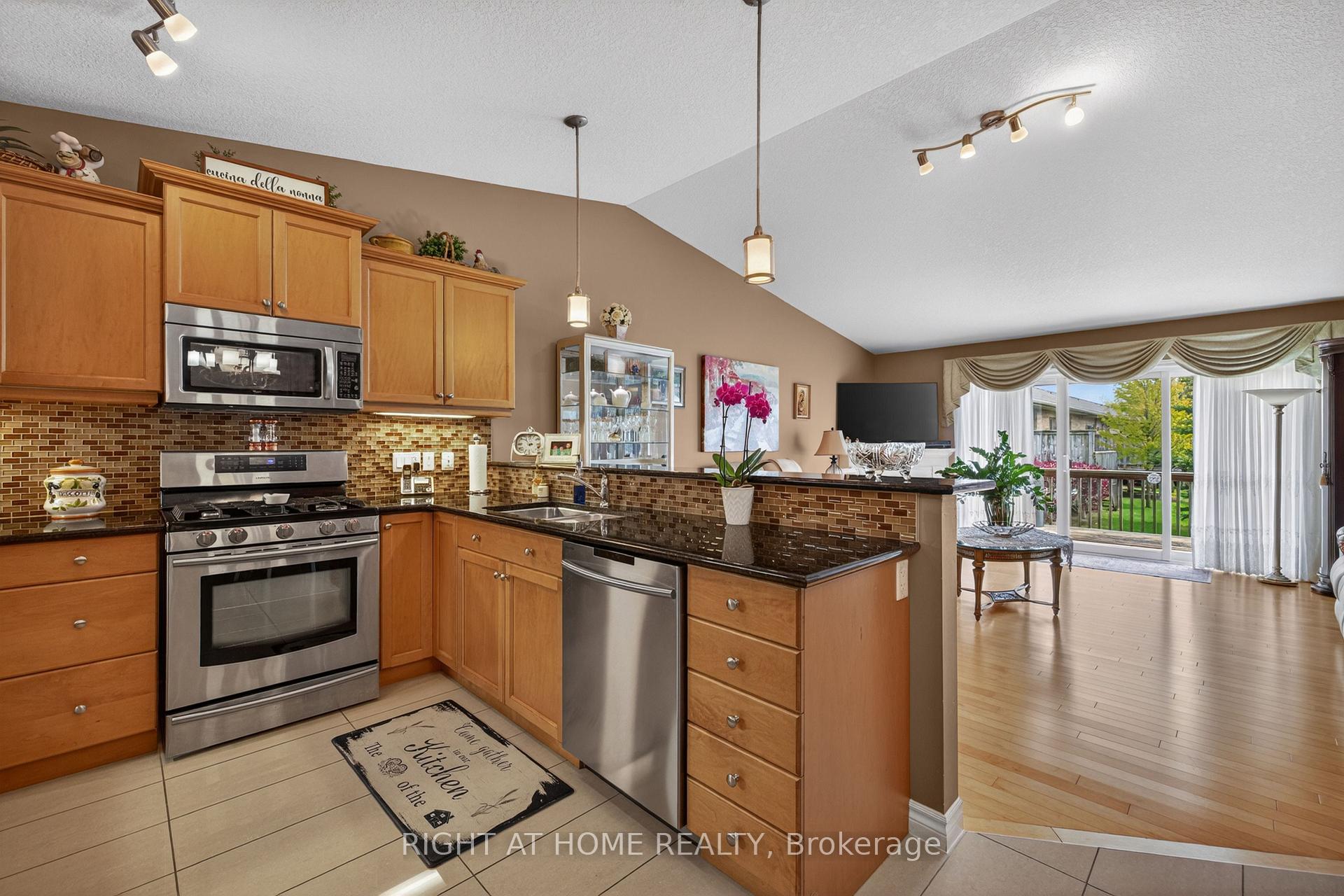Photo 21 of Unit 21, 2100 Denview Avenue, London, North S — HOMEH
