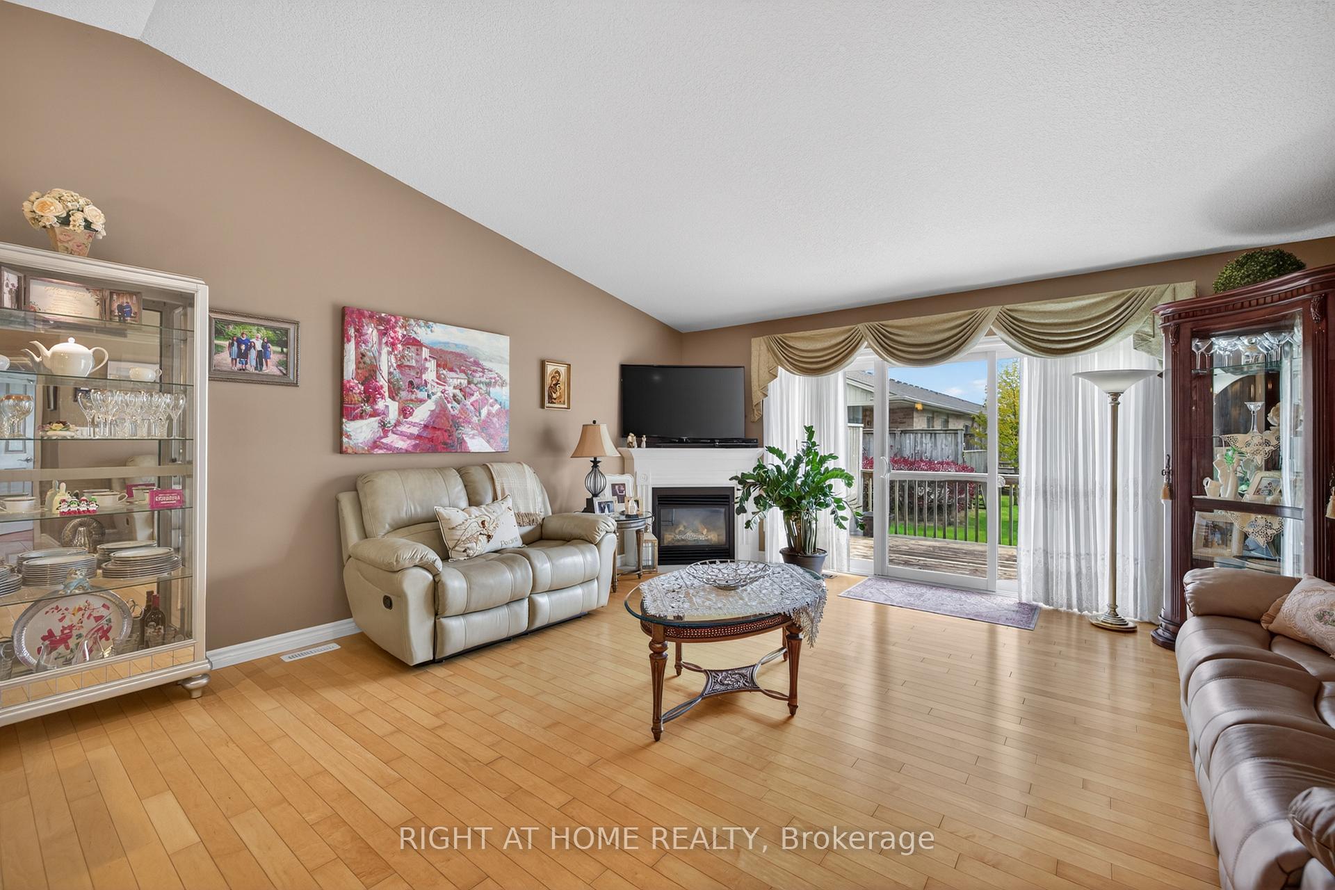 Photo 23 of Unit 21, 2100 Denview Avenue, London, North S — HOMEH