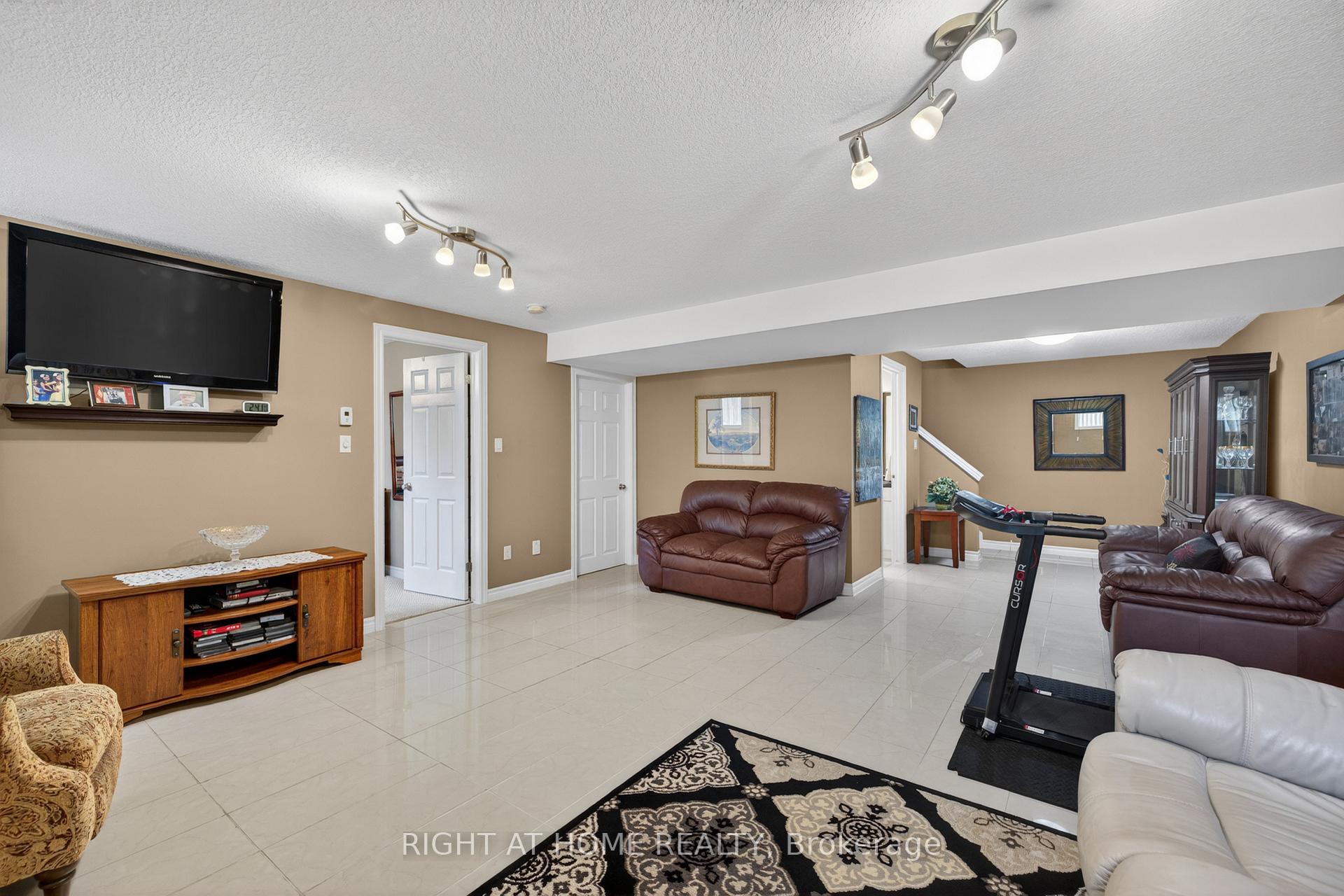 Photo 30 of Unit 21, 2100 Denview Avenue, London, North S — HOMEH