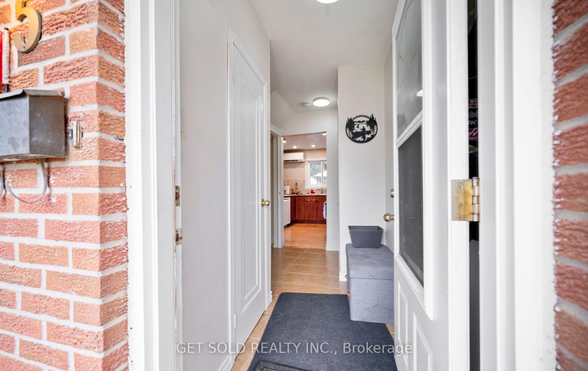 Photo 3 of Unit 5, 5 Kingham Road, Halton Hills, Acton — HOMEH