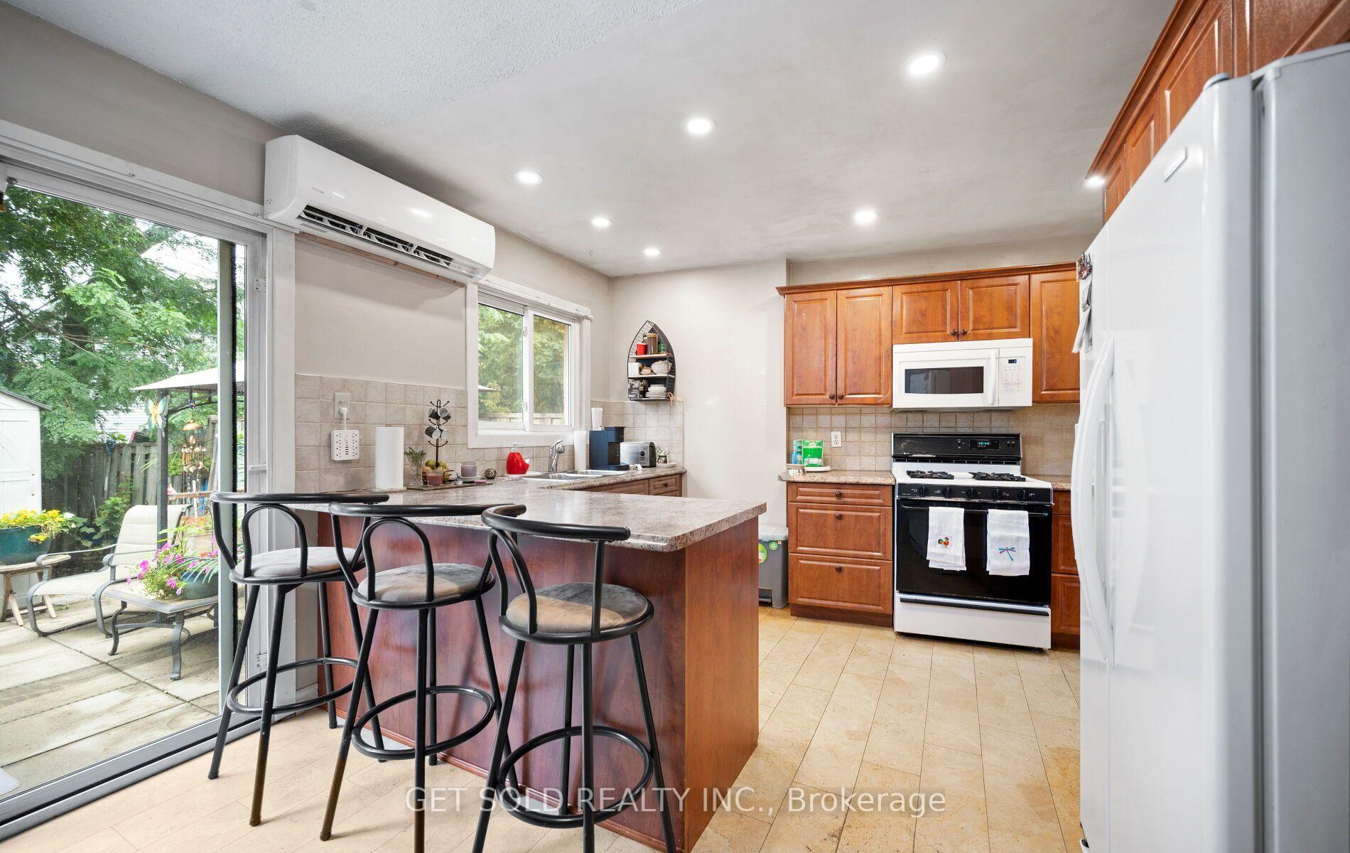 Photo 8 of Unit 5, 5 Kingham Road, Halton Hills, Acton — HOMEH