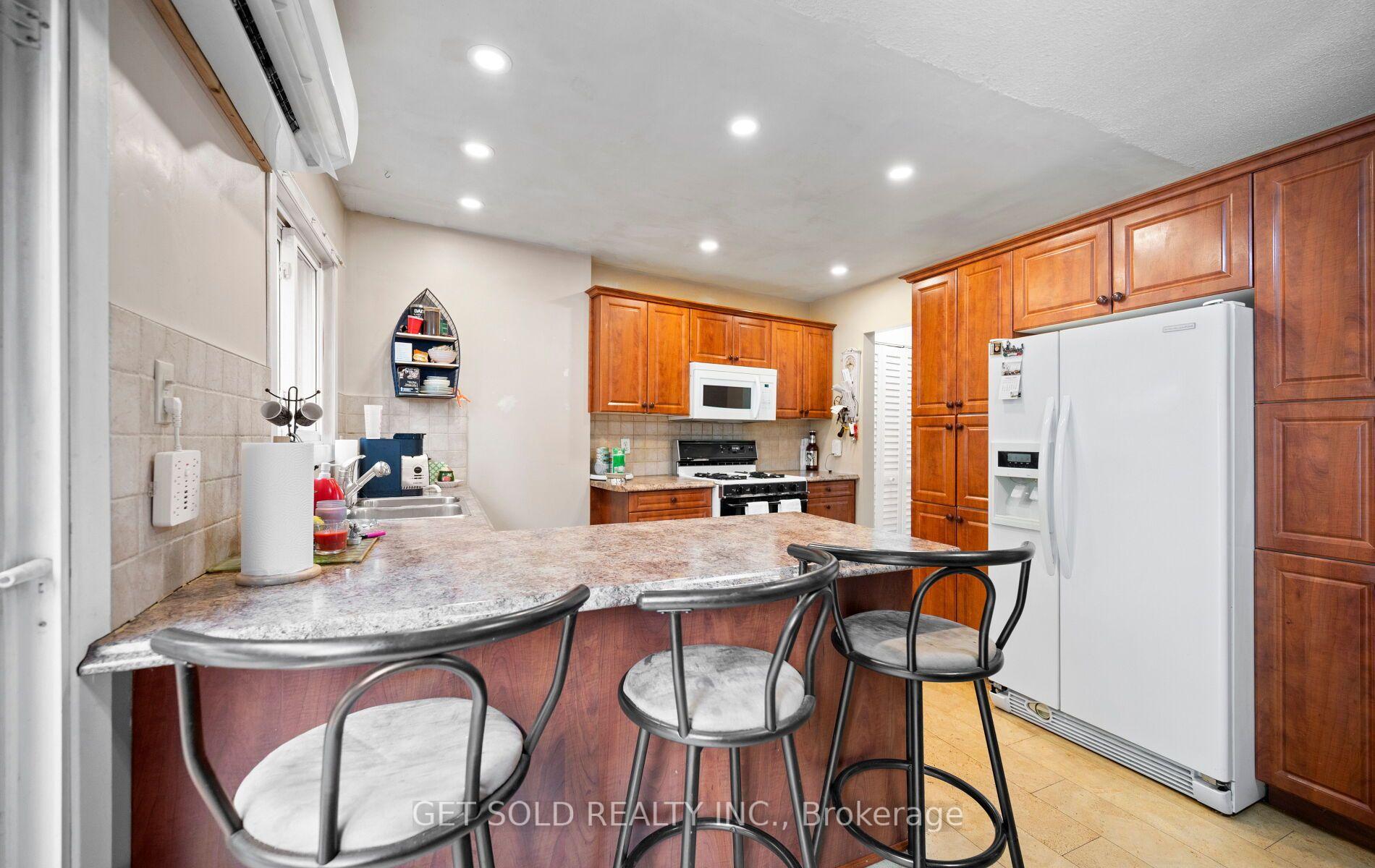 Photo 9 of Unit 5, 5 Kingham Road, Halton Hills, Acton — HOMEH