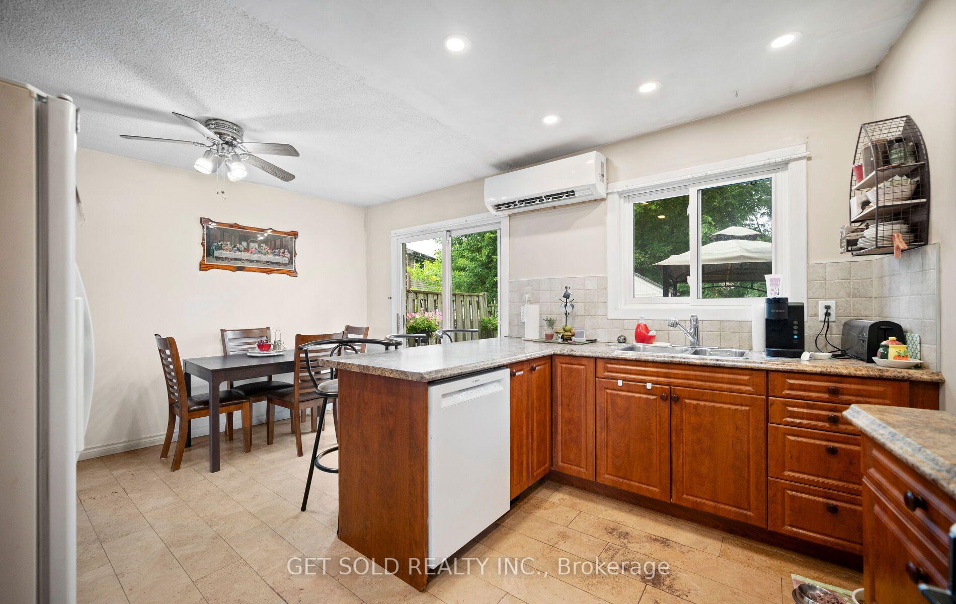 Photo 10 of Unit 5, 5 Kingham Road, Halton Hills, Acton — HOMEH