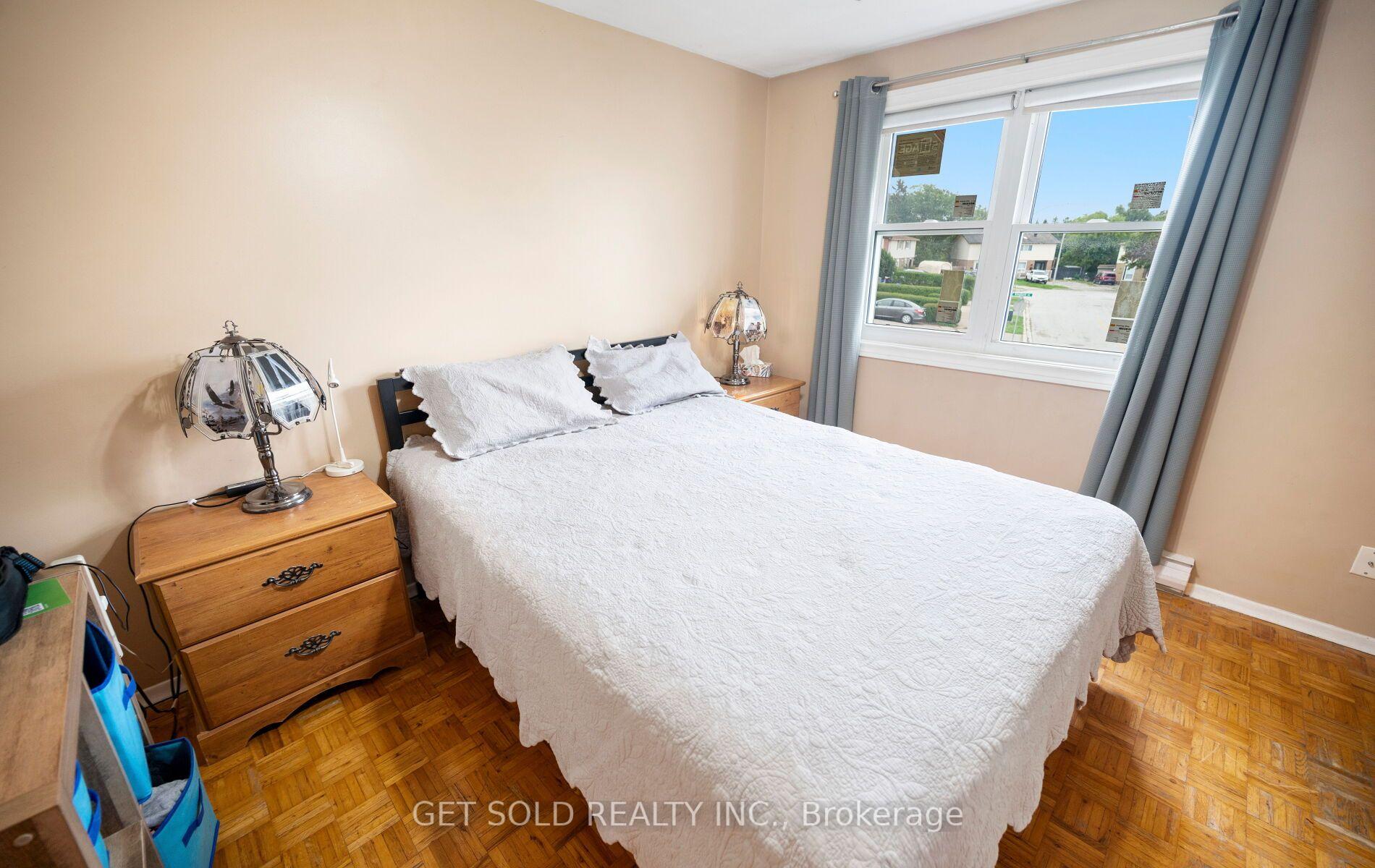 Photo 18 of Unit 5, 5 Kingham Road, Halton Hills, Acton — HOMEH