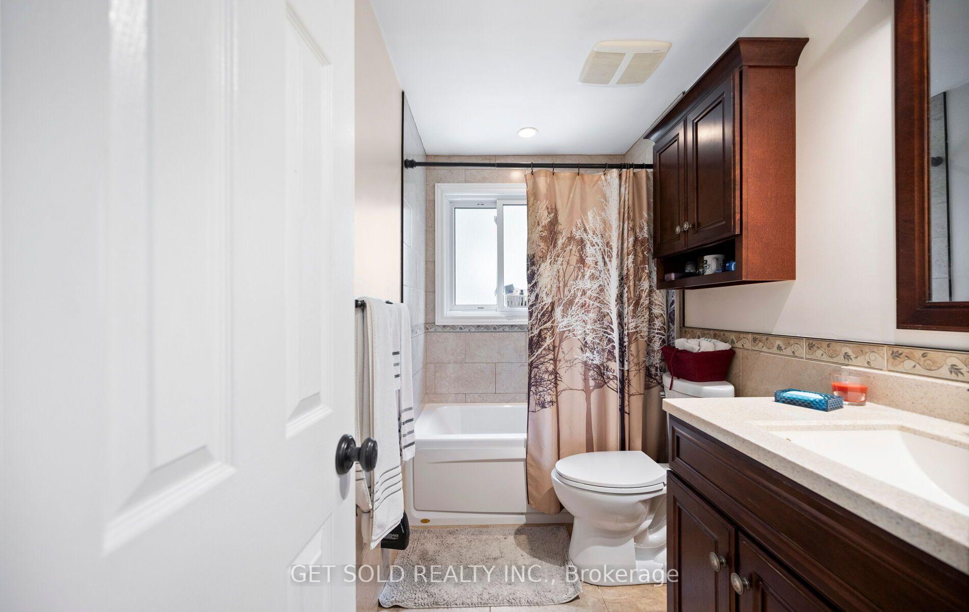 Photo 27 of Unit 5, 5 Kingham Road, Halton Hills, Acton — HOMEH