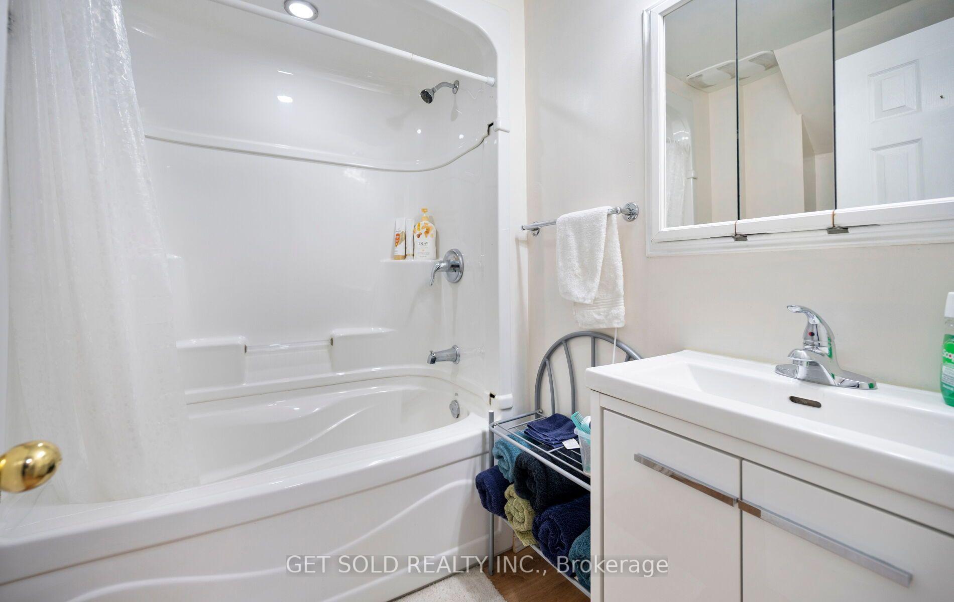 Photo 35 of Unit 5, 5 Kingham Road, Halton Hills, Acton — HOMEH
