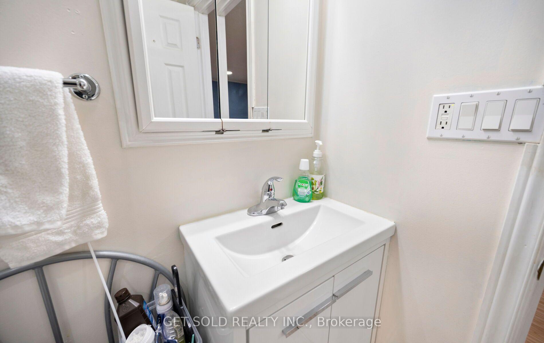 Photo 36 of Unit 5, 5 Kingham Road, Halton Hills, Acton — HOMEH