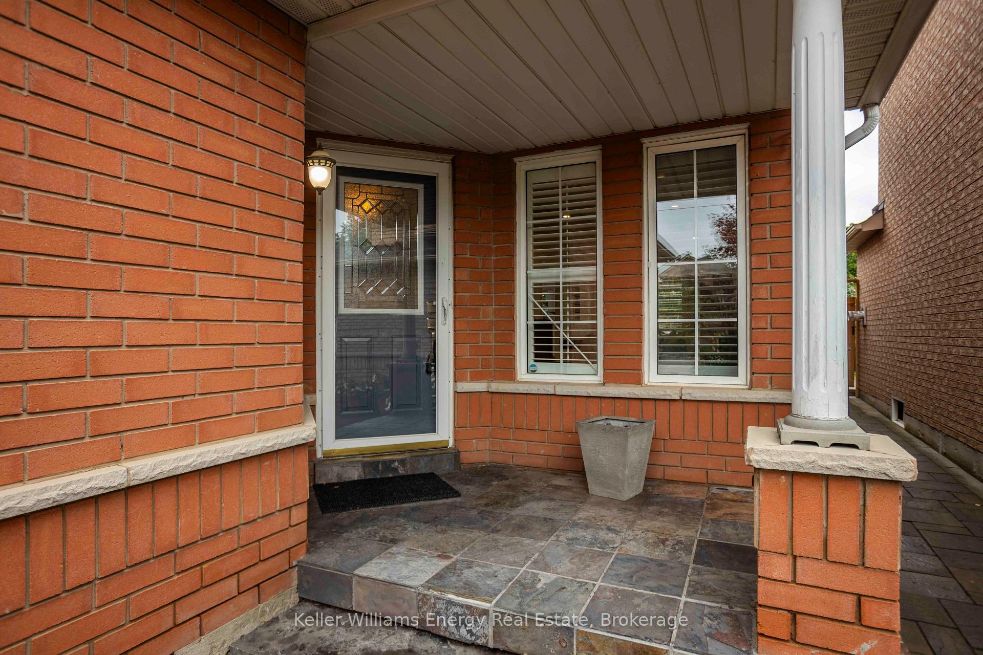 Photo 3 of 113 Isaac Murray Avenue, Vaughan, Maple — HOMEH