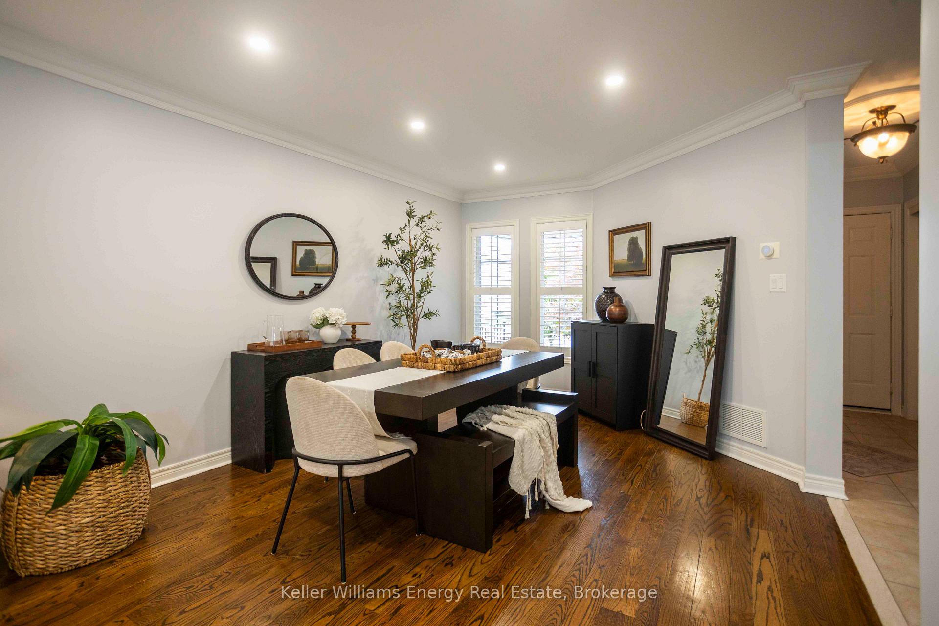 Photo 5 of 113 Isaac Murray Avenue, Vaughan, Maple — HOMEH