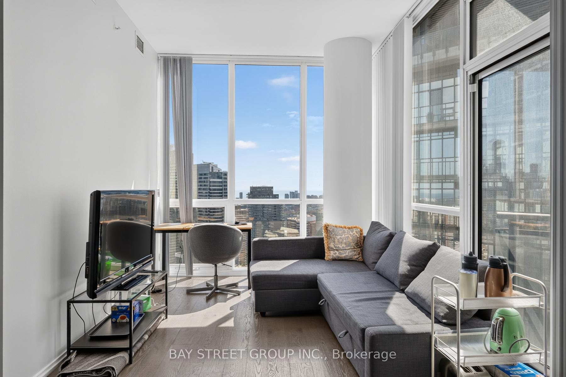Photo 4 of Unit 5102, 45 Charles Street E, Toronto, Church-Yonge Corridor — HOMEH