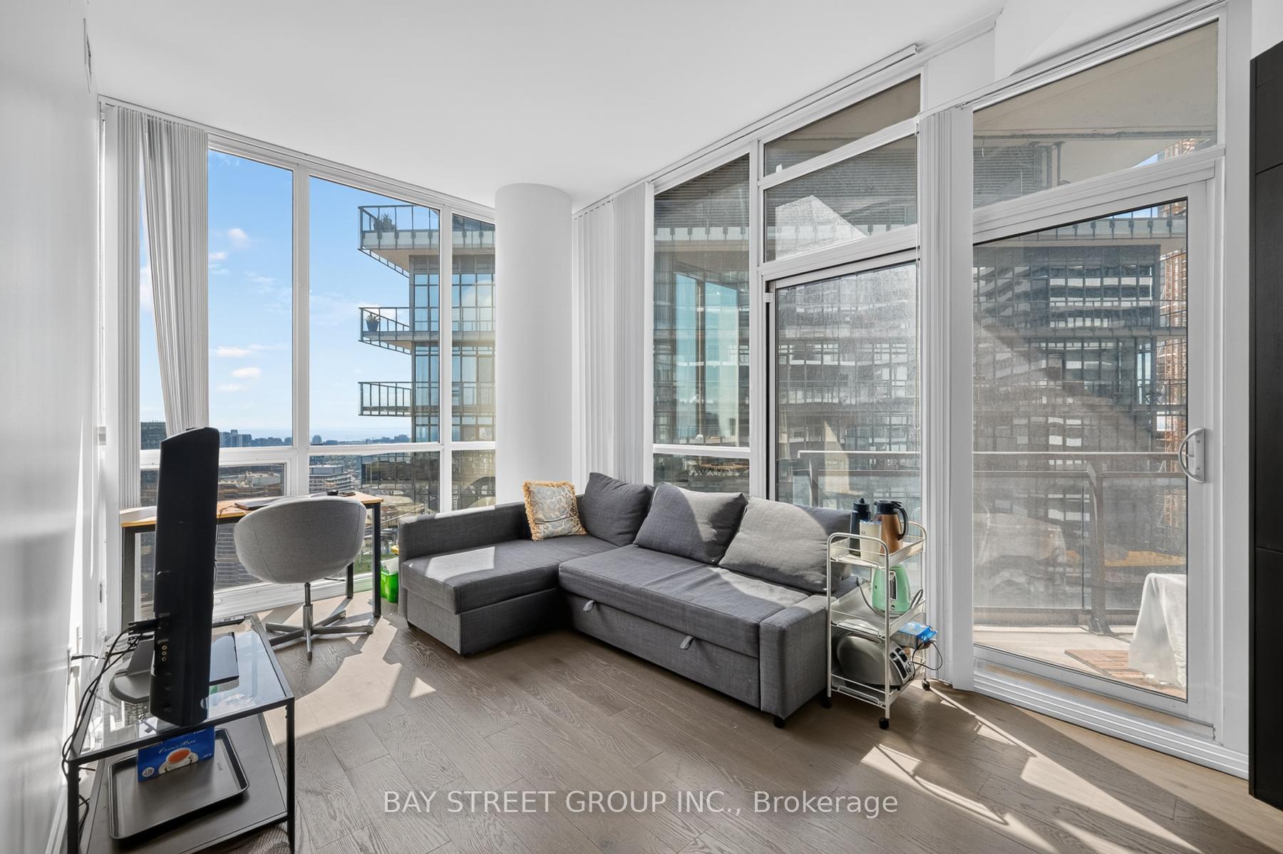 Photo 11 of Unit 5102, 45 Charles Street E, Toronto, Church-Yonge Corridor — HOMEH