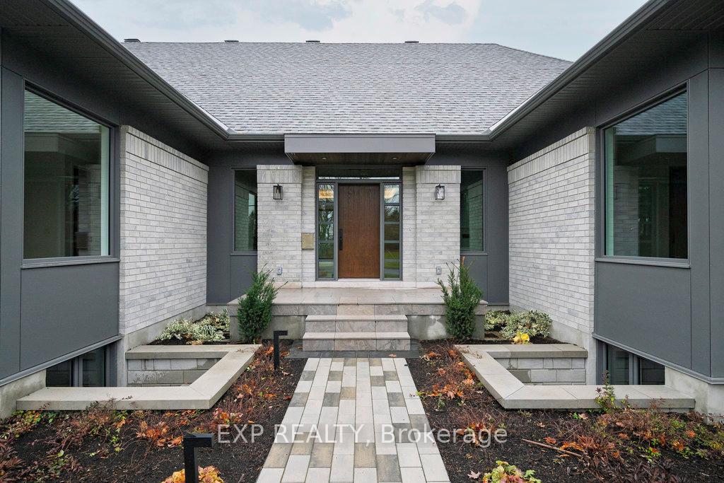 Photo 2 of 26 Clovelly Road W, Ottawa, Rothwell Heights — HOMEH