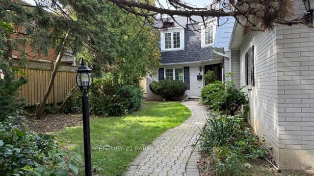 Photo 2 of 28 Pinnacle Road, North York, St. Andrew-Windfields — HOMEH