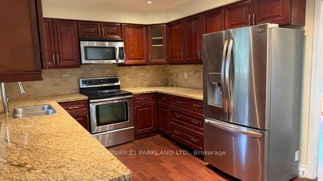 Photo 11 of 28 Pinnacle Road, North York, St. Andrew-Windfields — HOMEH