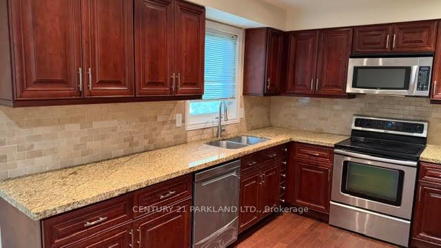Photo 12 of 28 Pinnacle Road, North York, St. Andrew-Windfields — HOMEH