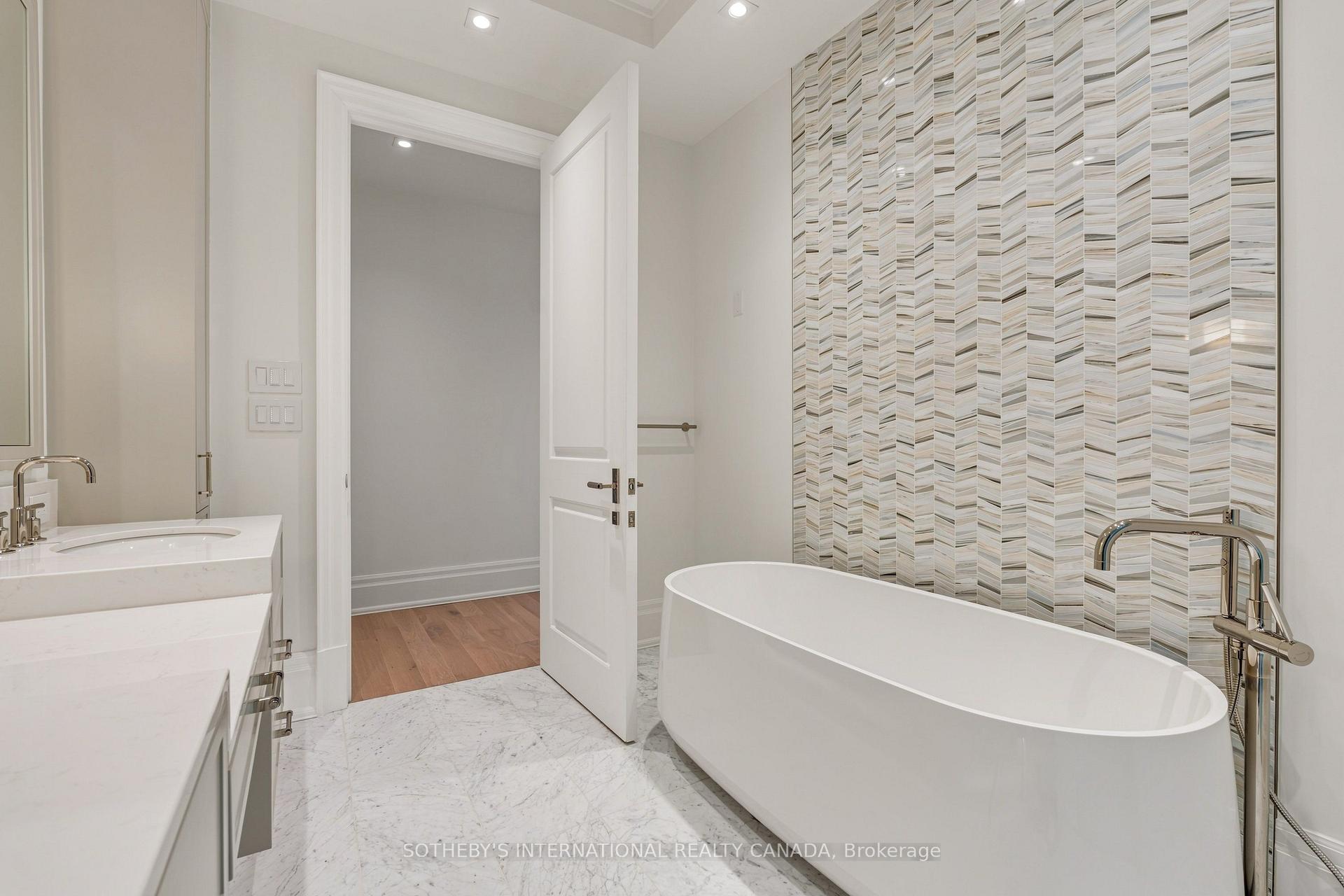 Photo 29 of Unit 202, 77 Clarendon Avenue, Toronto, Casa Loma — HOMEH