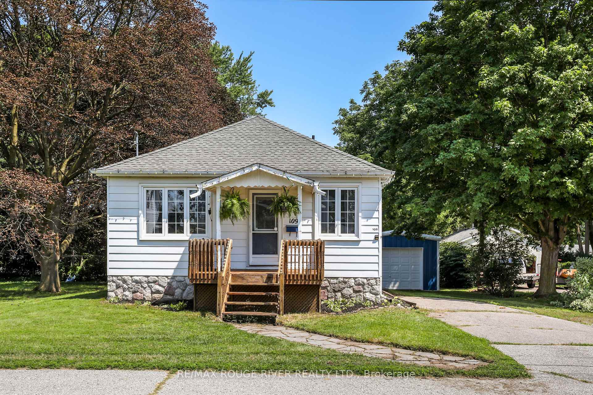 Photo 1 of 109 Elgin Street, Clarington, Bowmanville — HOMEH