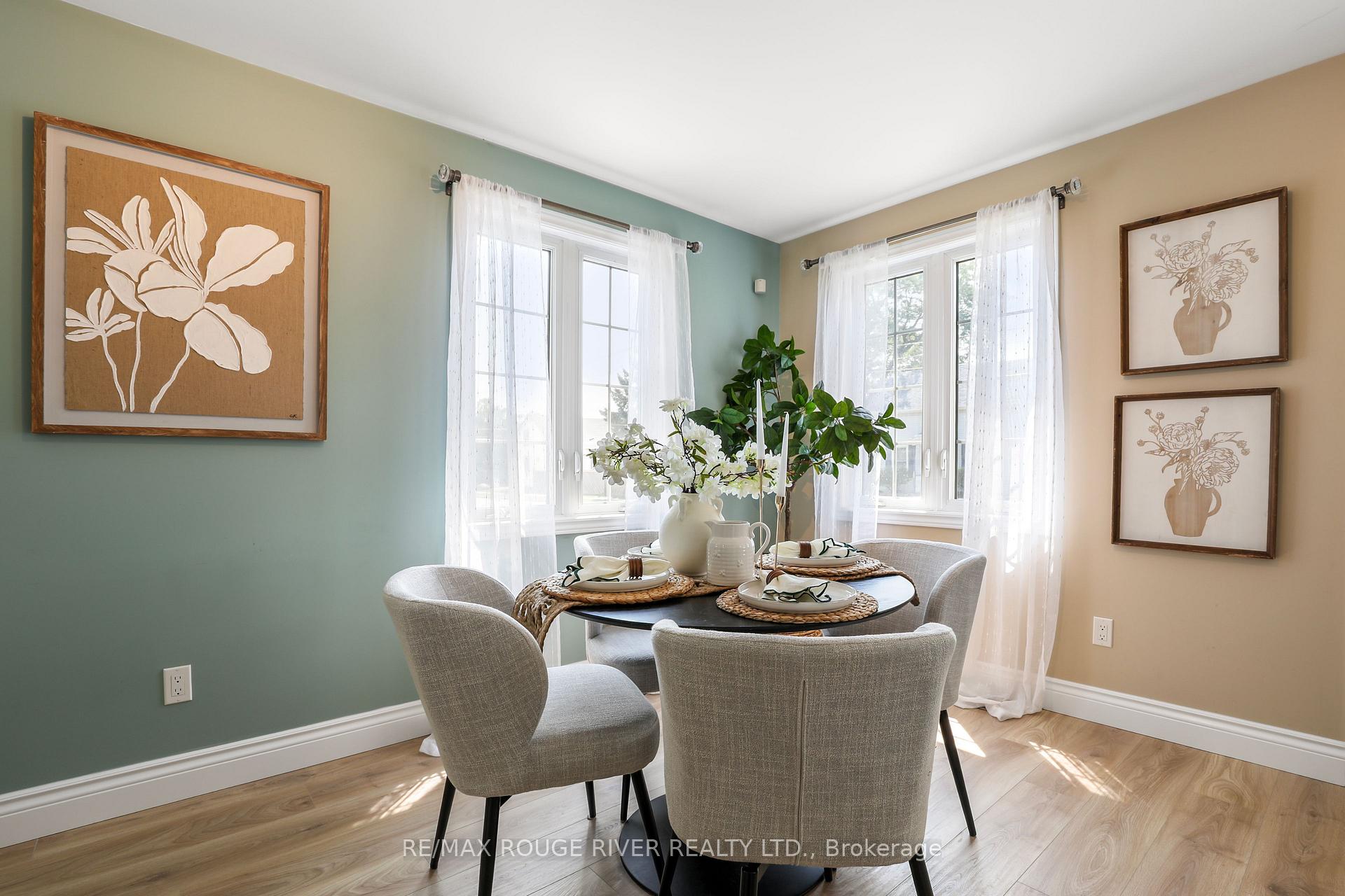 Photo 4 of 109 Elgin Street, Clarington, Bowmanville — HOMEH