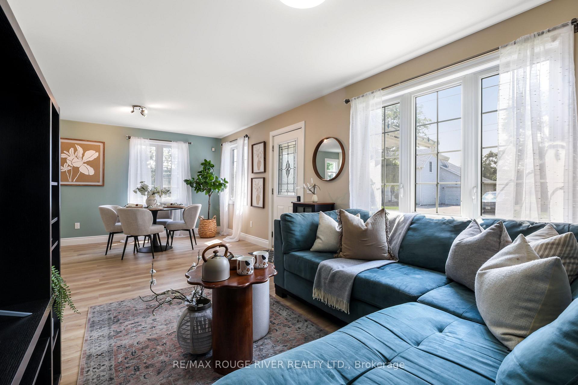 Photo 9 of 109 Elgin Street, Clarington, Bowmanville — HOMEH