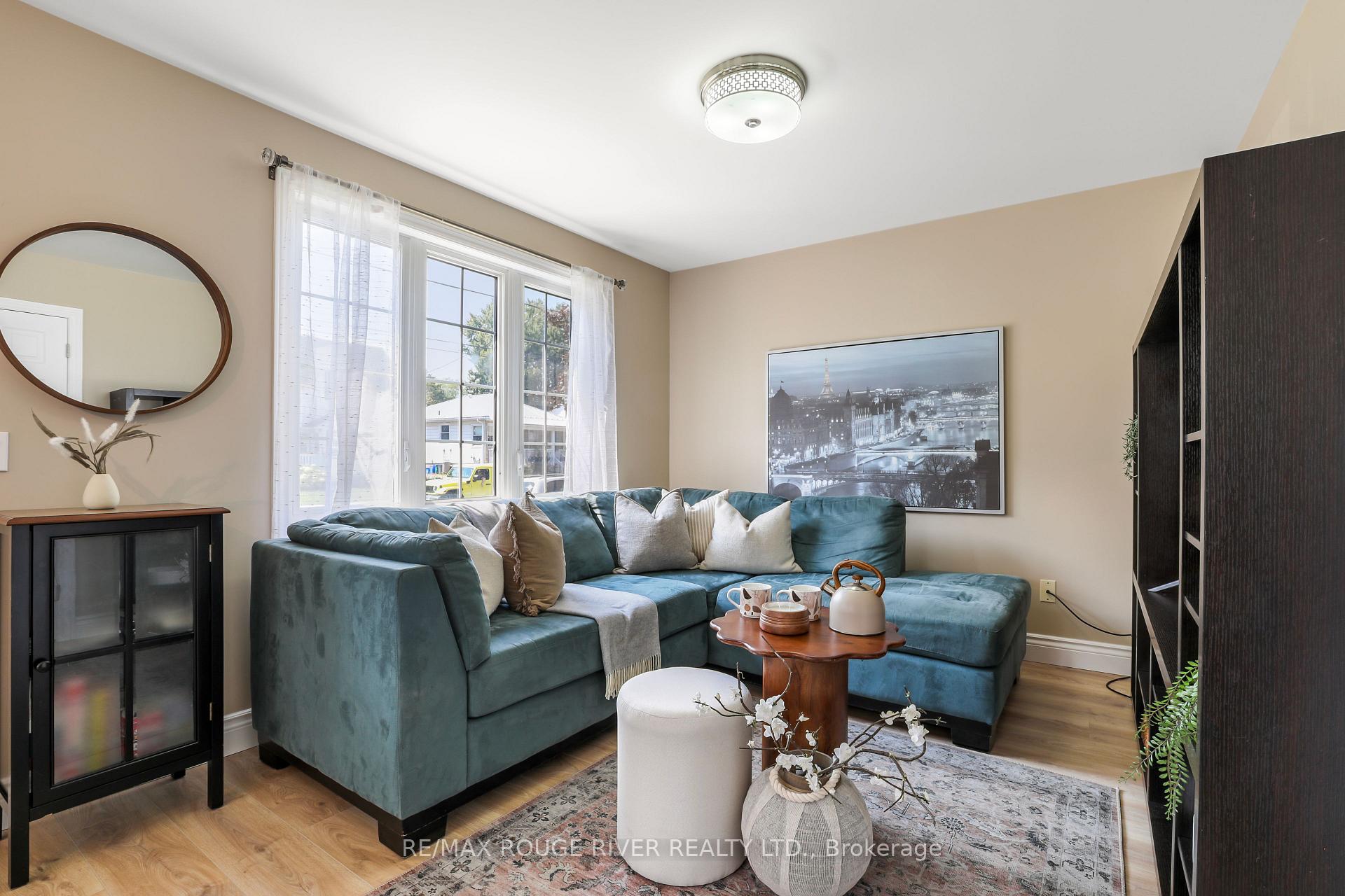 Photo 10 of 109 Elgin Street, Clarington, Bowmanville — HOMEH