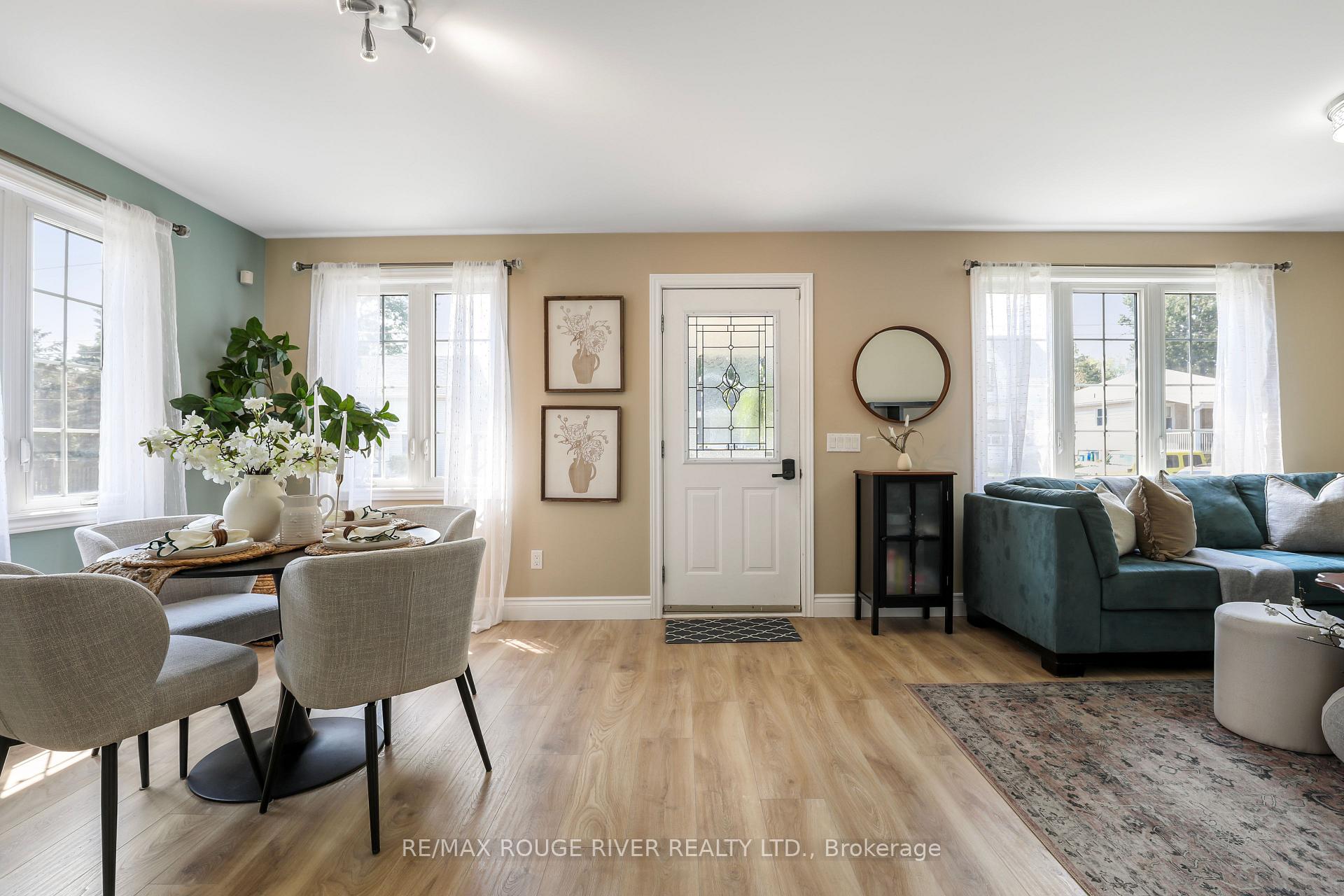 Photo 11 of 109 Elgin Street, Clarington, Bowmanville — HOMEH