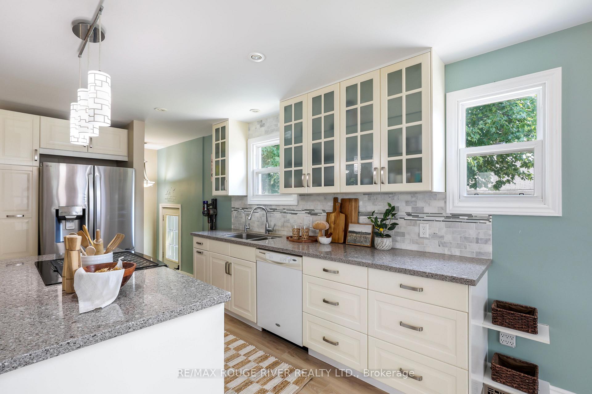 Photo 14 of 109 Elgin Street, Clarington, Bowmanville — HOMEH