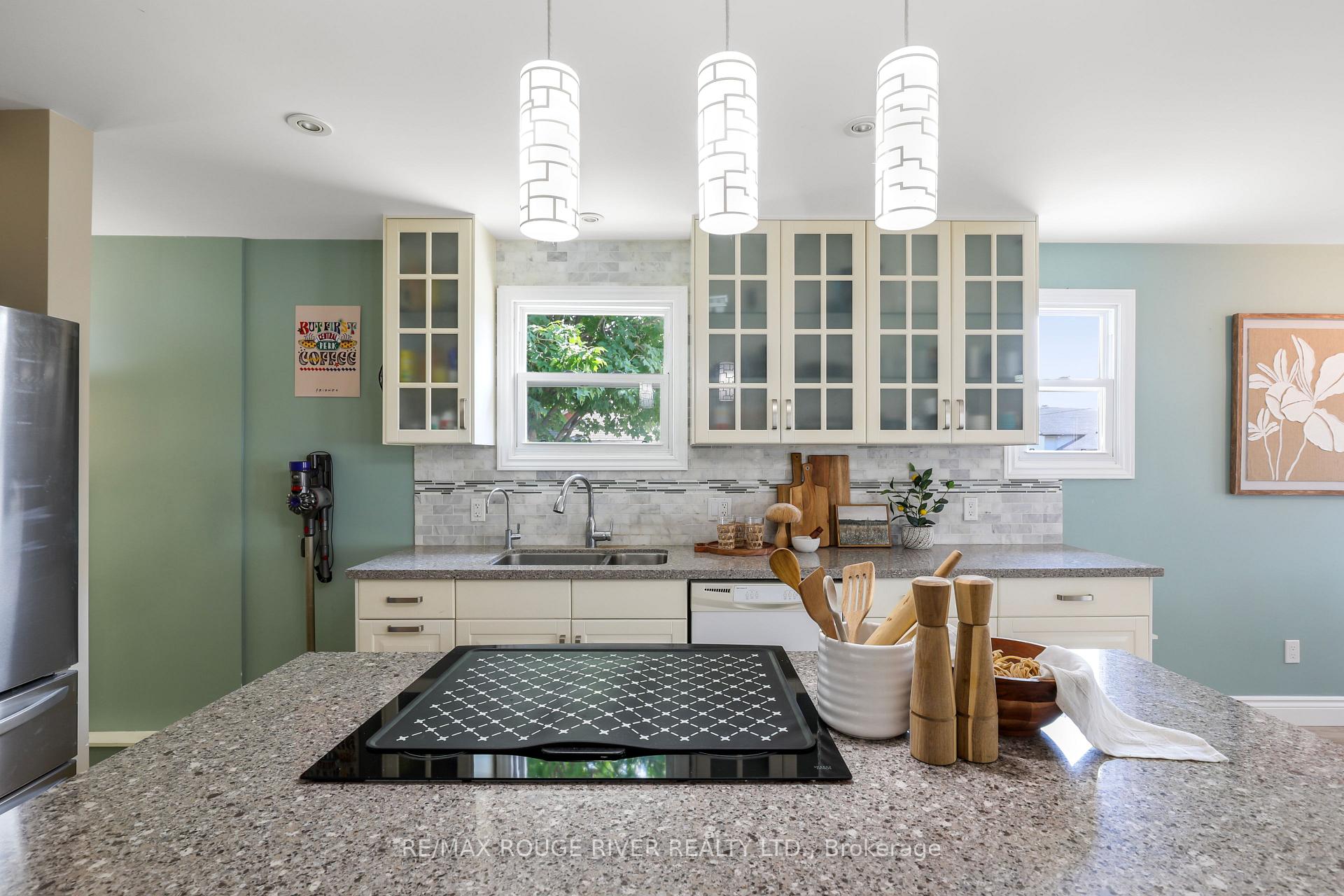 Photo 15 of 109 Elgin Street, Clarington, Bowmanville — HOMEH