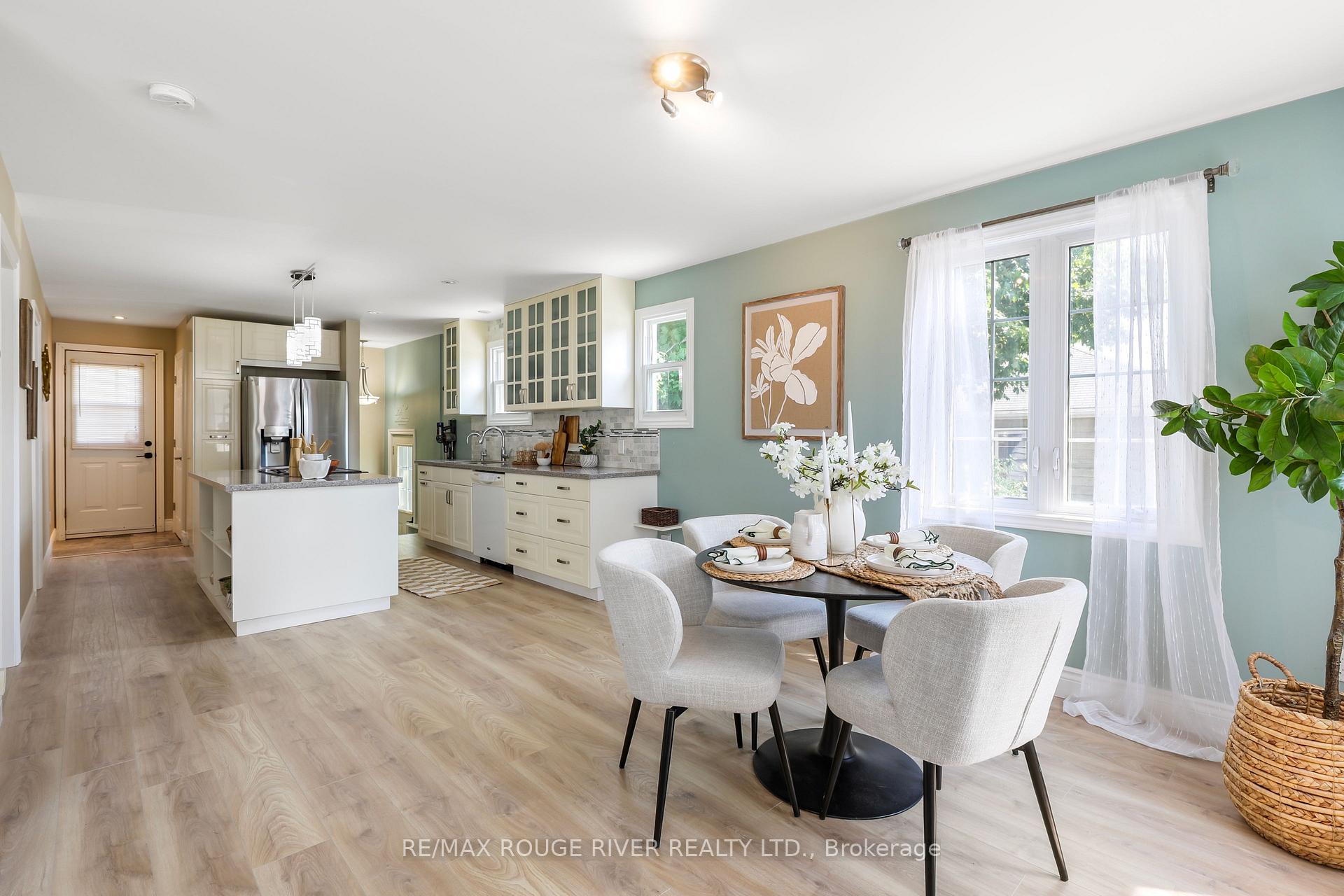 Photo 16 of 109 Elgin Street, Clarington, Bowmanville — HOMEH