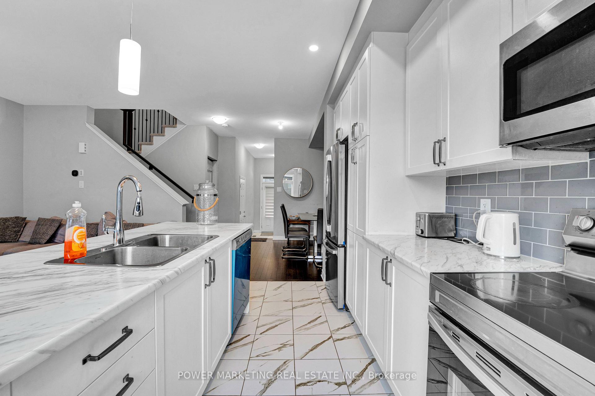 Photo 10 of 20 Atop Lane, Ottawa, Riverside South/Gloucester Glen — HOMEH