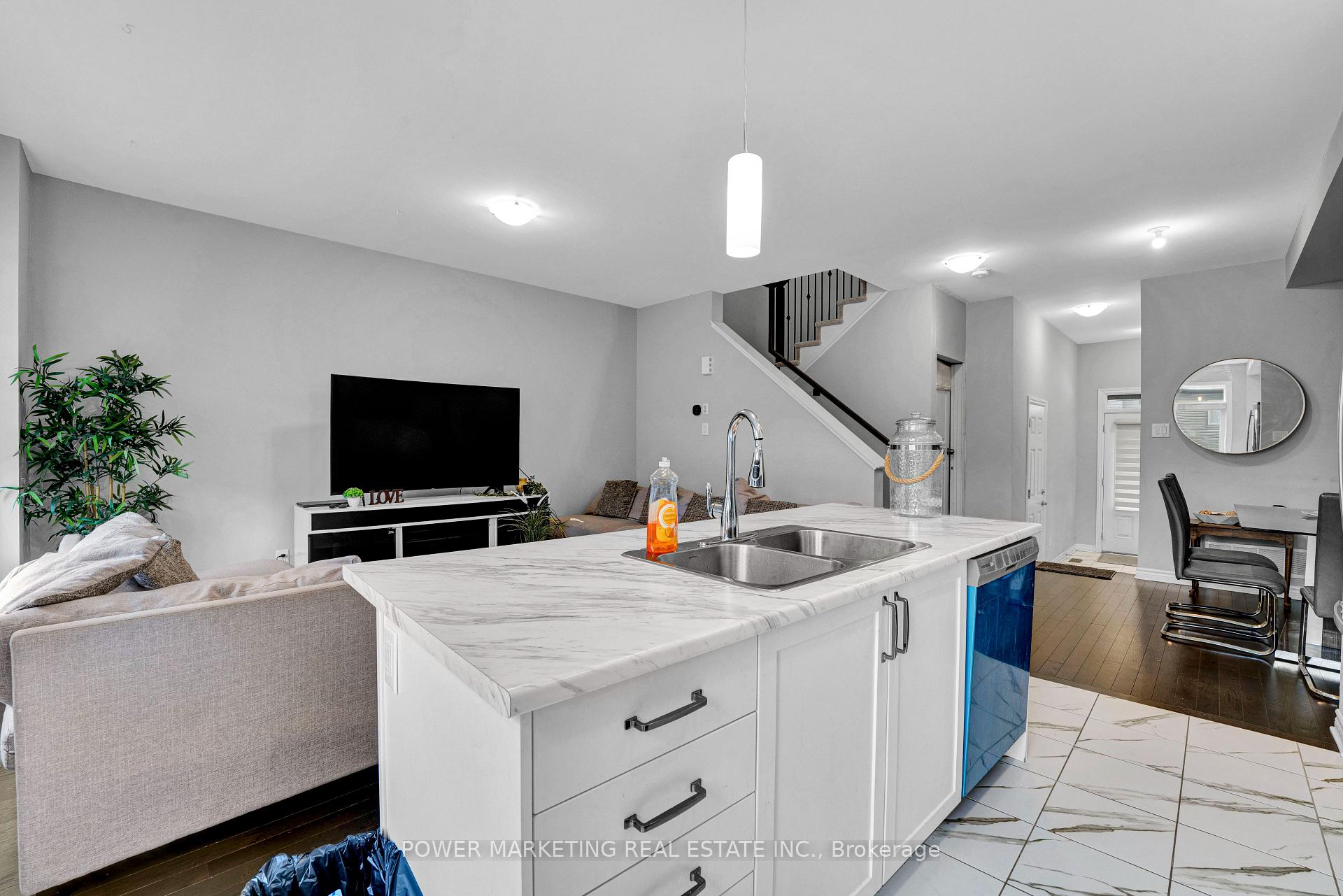 Photo 14 of 20 Atop Lane, Ottawa, Riverside South/Gloucester Glen — HOMEH