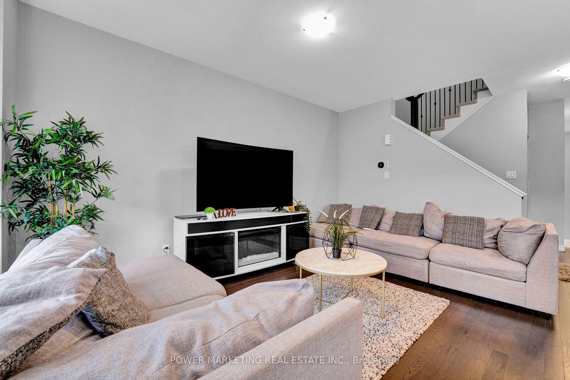 Photo 18 of 20 Atop Lane, Ottawa, Riverside South/Gloucester Glen — HOMEH