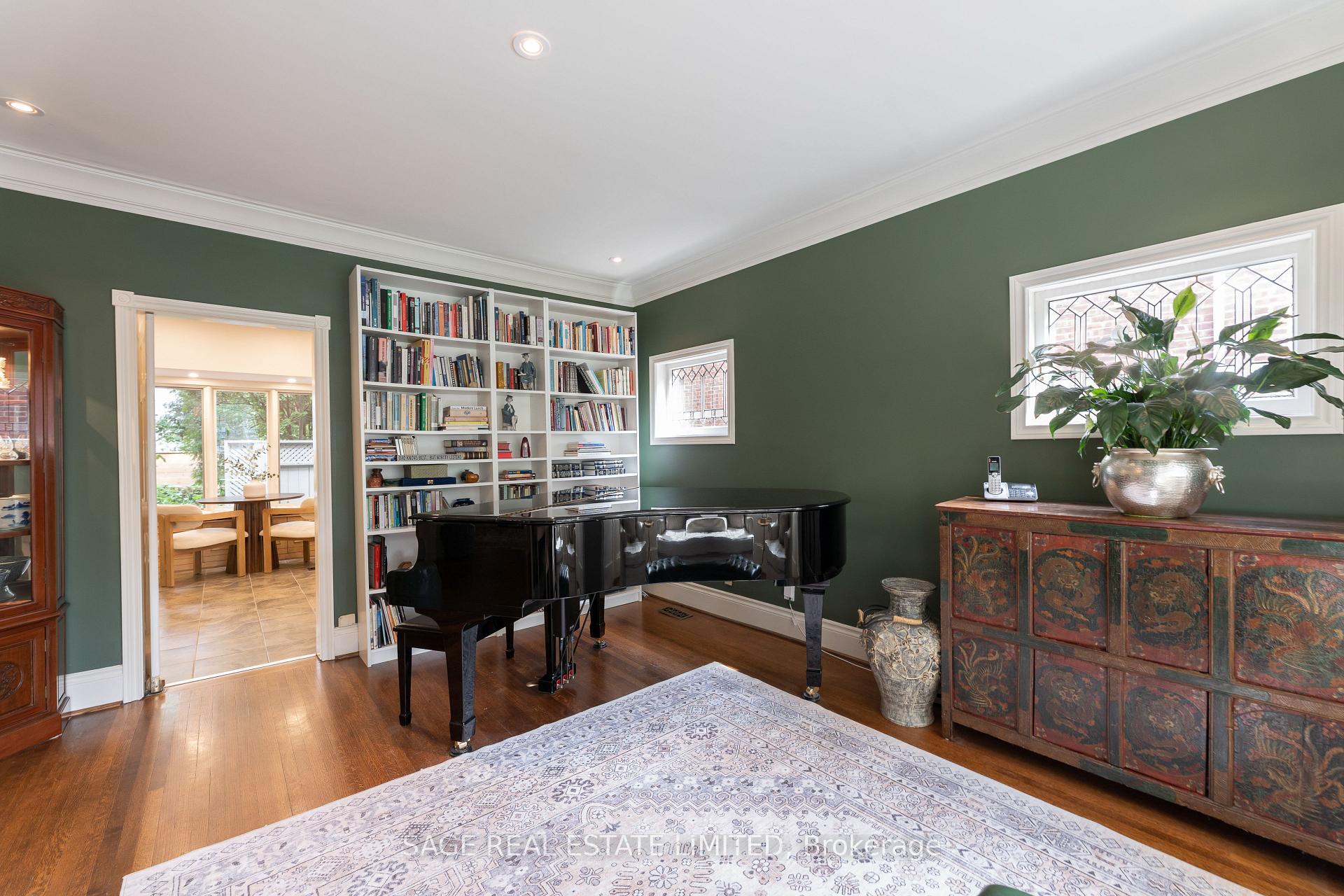 Photo 17 of 43 Oriole Road, Toronto, Yonge-St. Clair — HOMEH