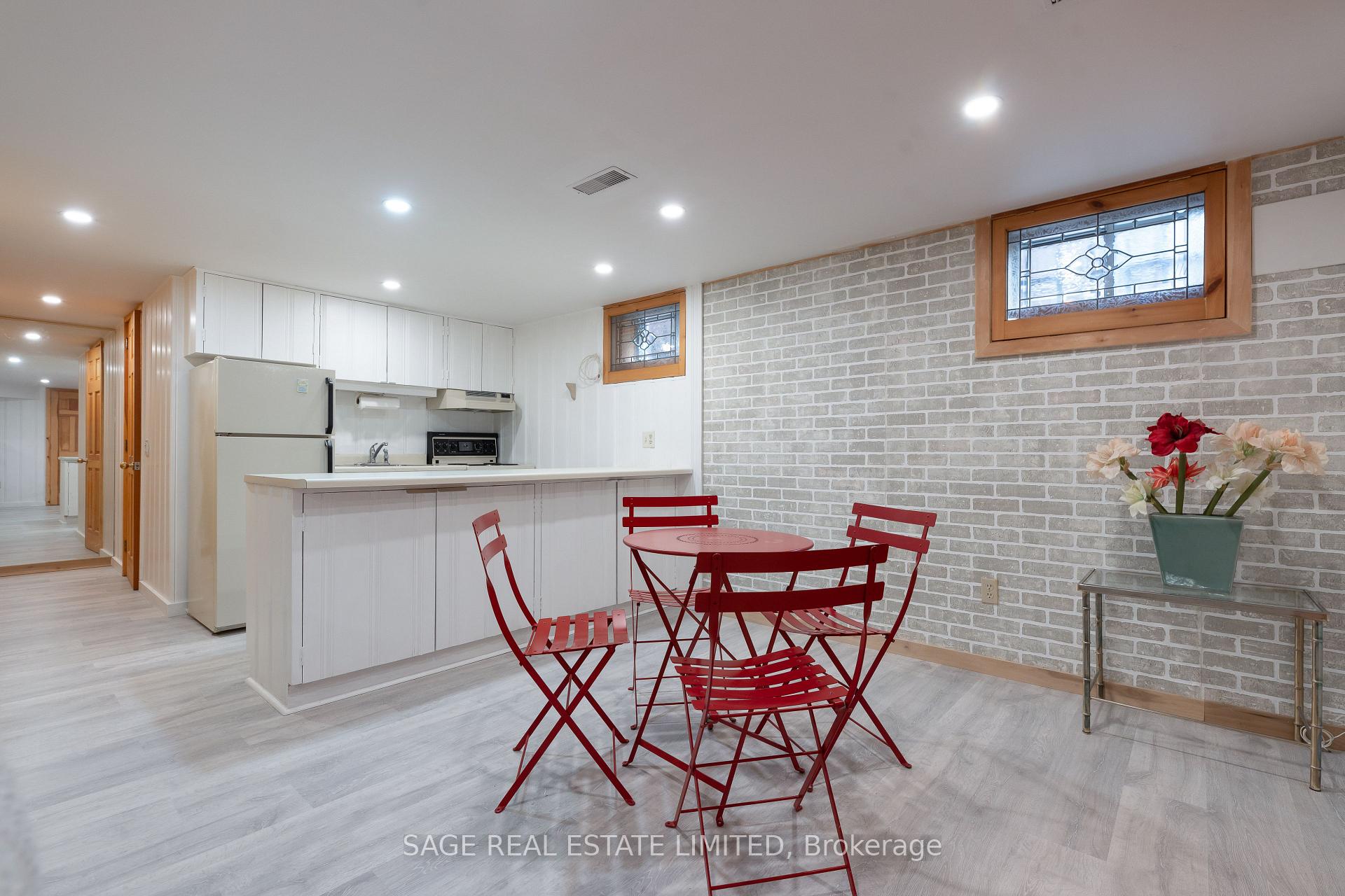 Photo 40 of 43 Oriole Road, Toronto, Yonge-St. Clair — HOMEH