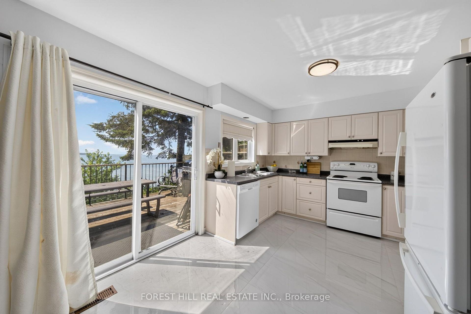 Photo 8 of 2999 Lakeside Drive, Severn, Washago — HOMEH