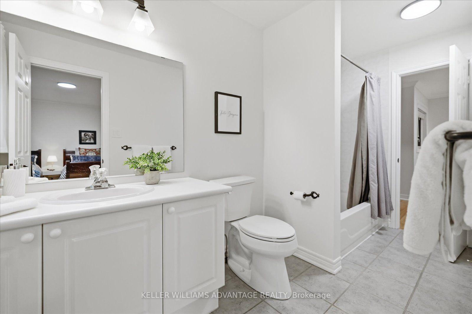 Photo 18 of 128 Boardwalk Drive, Toronto, The Beaches — HOMEH