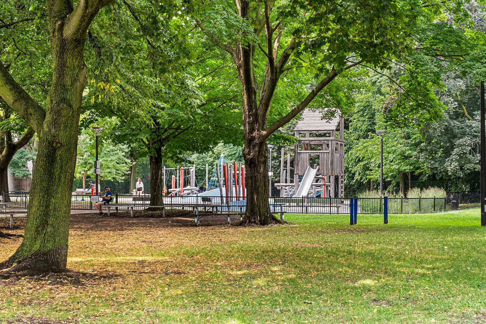 Photo 16 of 13 Bright Street, Toronto, Moss Park — HOMEH