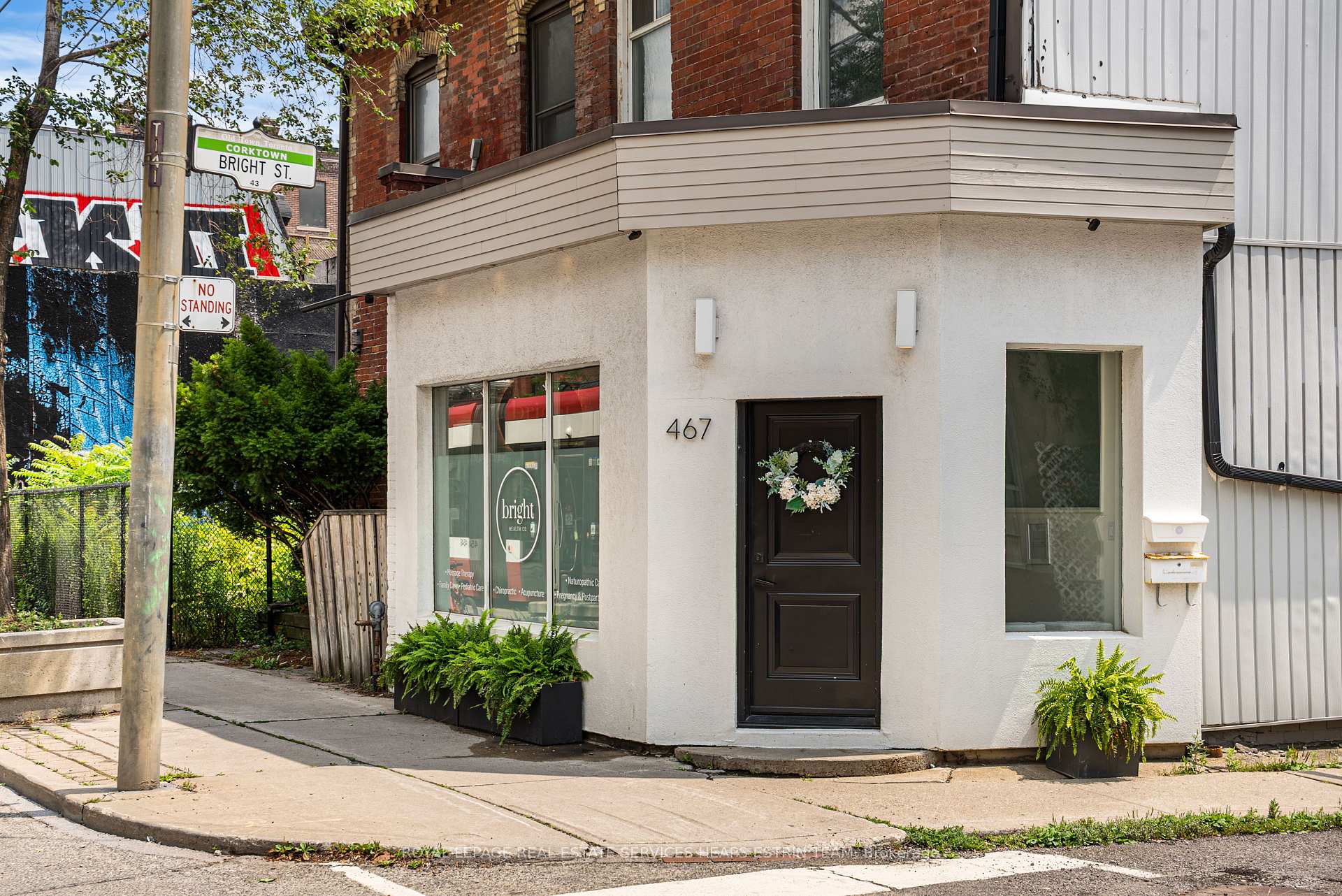 Photo 17 of 13 Bright Street, Toronto, Moss Park — HOMEH