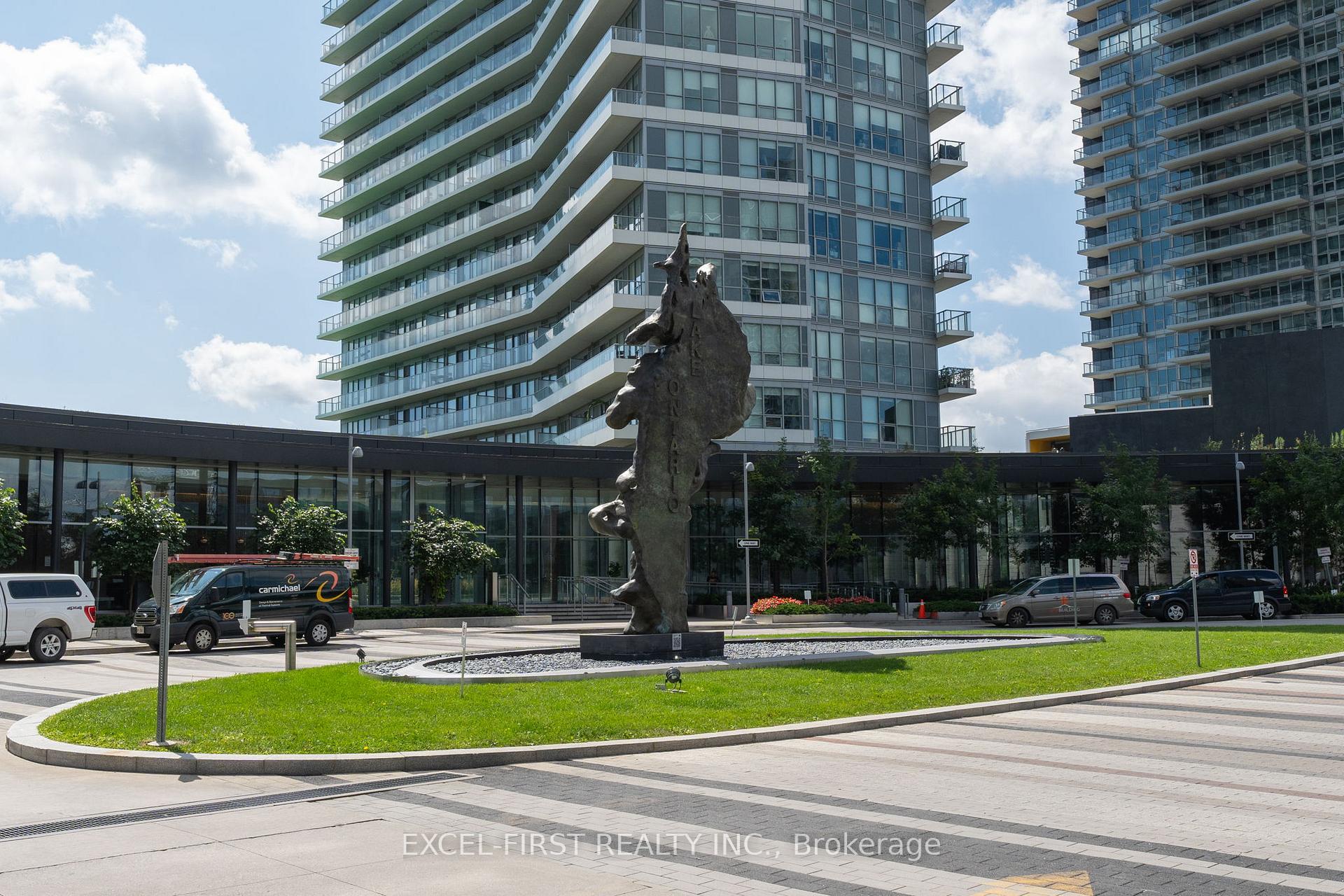 Photo 2 of Unit 903, 121 Mcmahon Drive E, North York, Bayview Village — HOMEH
