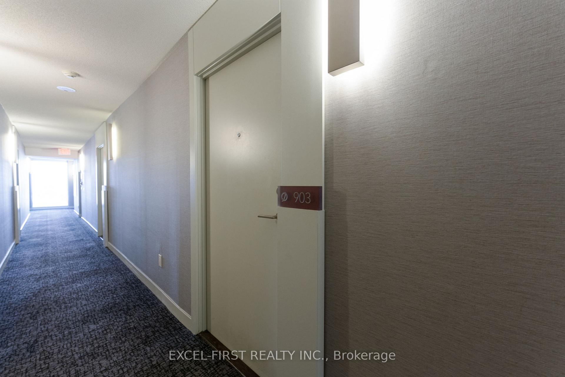 Photo 4 of Unit 903, 121 Mcmahon Drive E, North York, Bayview Village — HOMEH