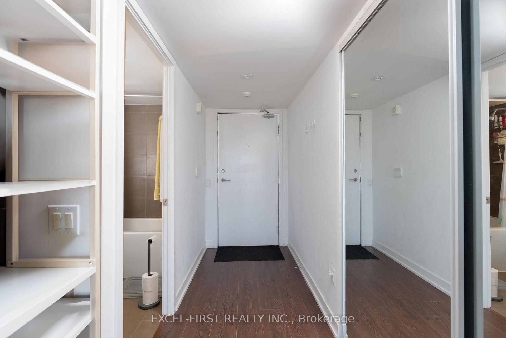 Photo 5 of Unit 903, 121 Mcmahon Drive E, North York, Bayview Village — HOMEH