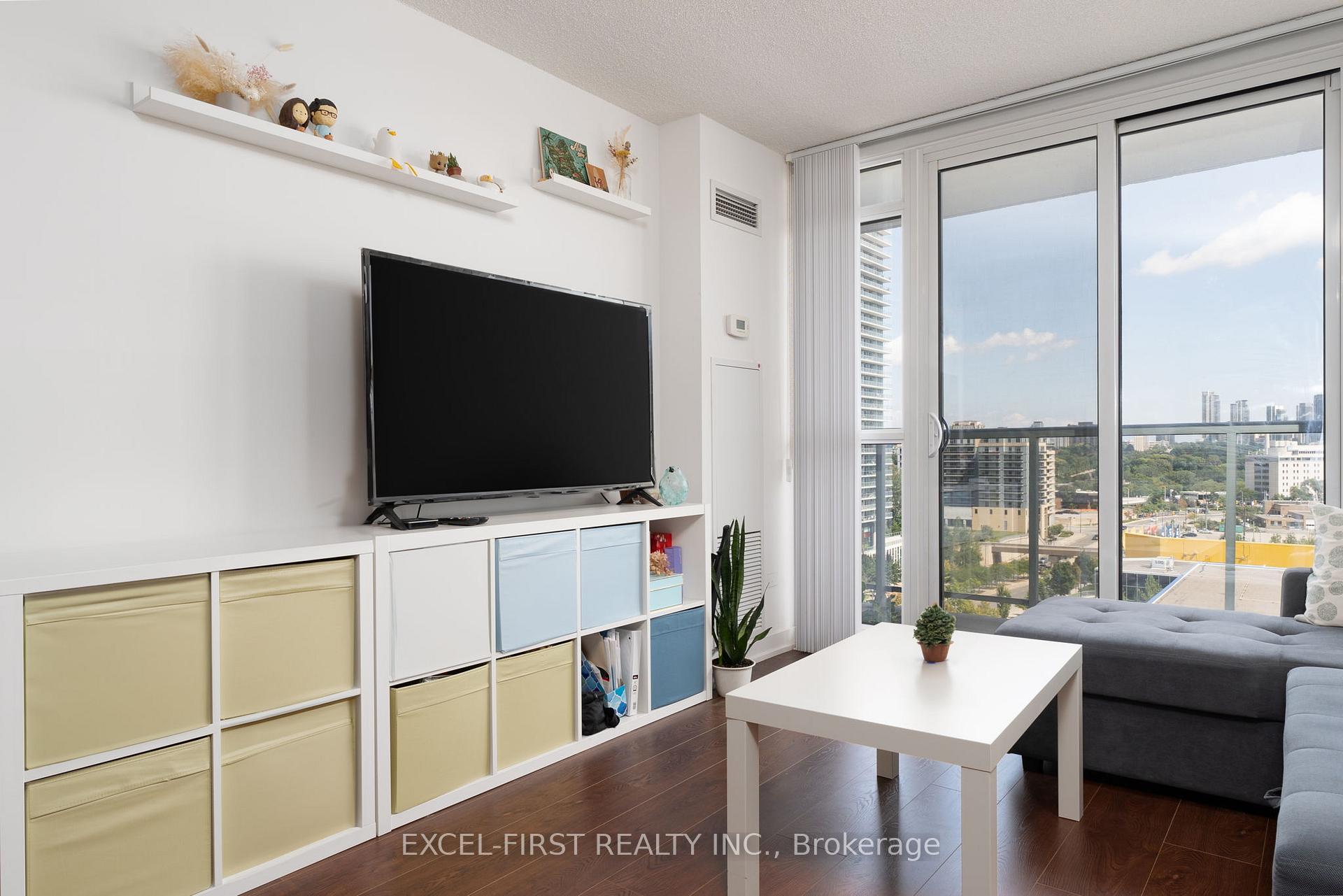 Photo 8 of Unit 903, 121 Mcmahon Drive E, North York, Bayview Village — HOMEH