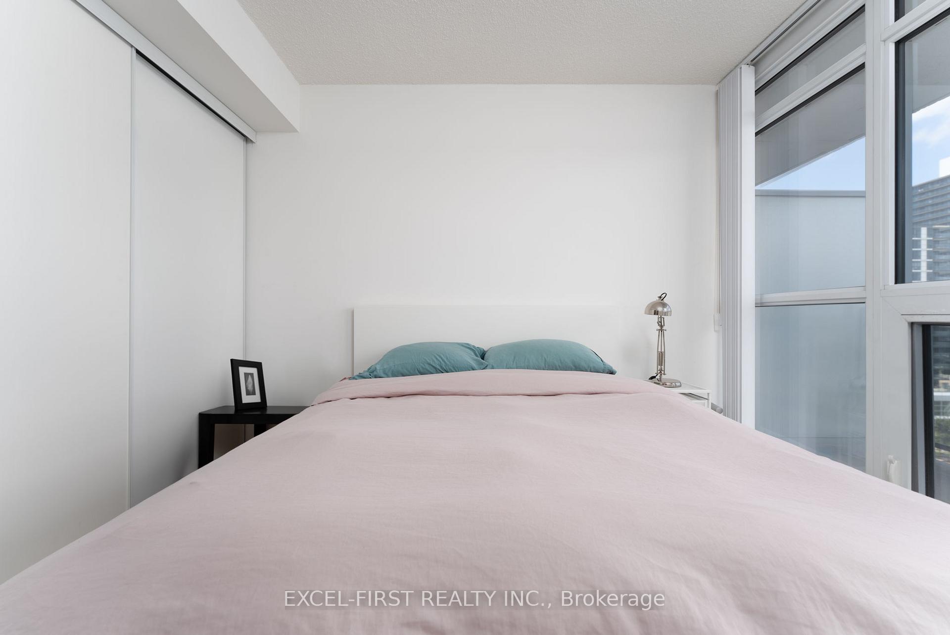 Photo 12 of Unit 903, 121 Mcmahon Drive E, North York, Bayview Village — HOMEH